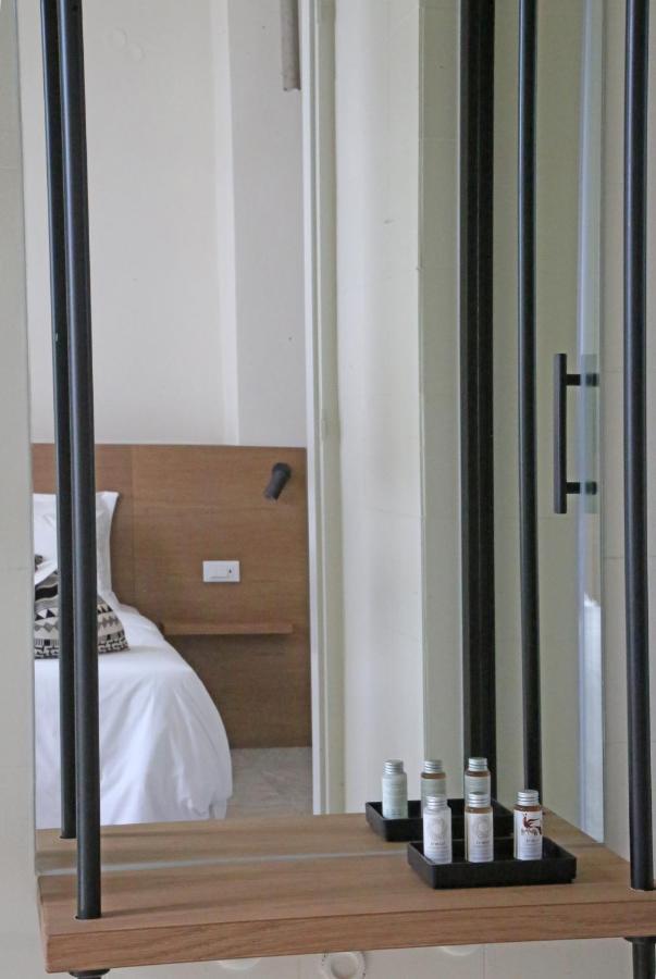 Oiko Mini Suites Ermoupoli Esterno foto