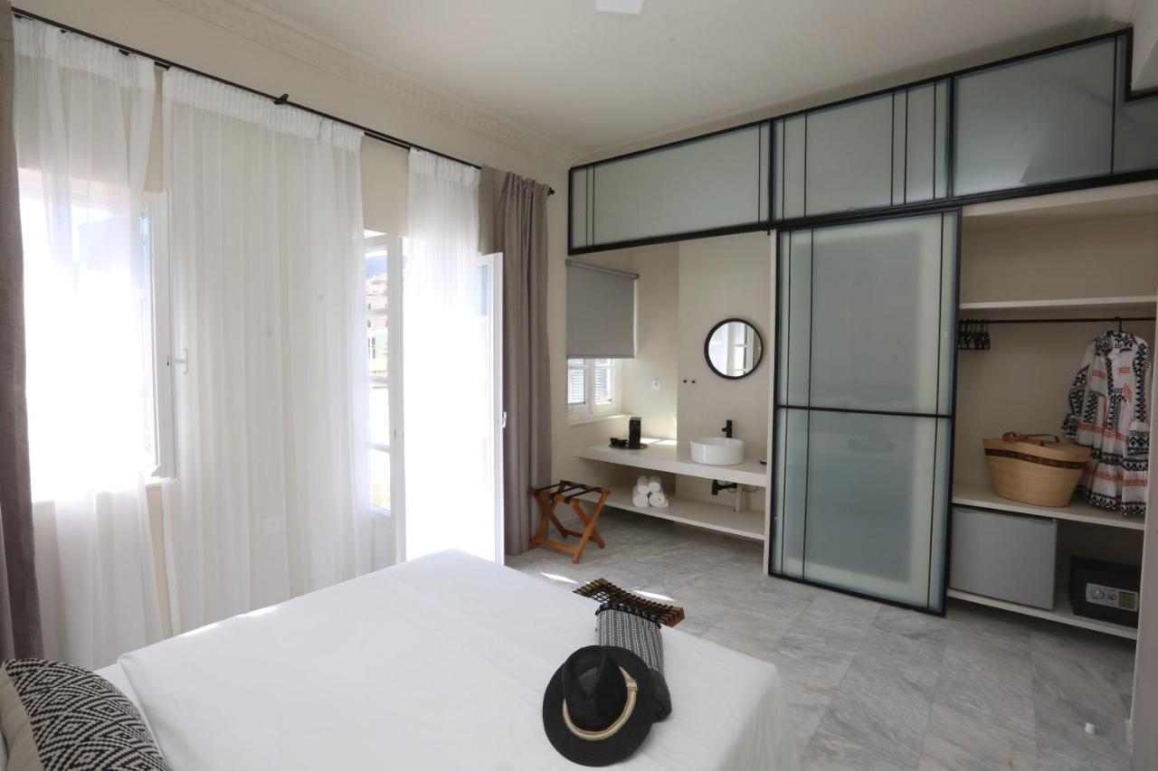 Oiko Mini Suites Ermoupoli Esterno foto