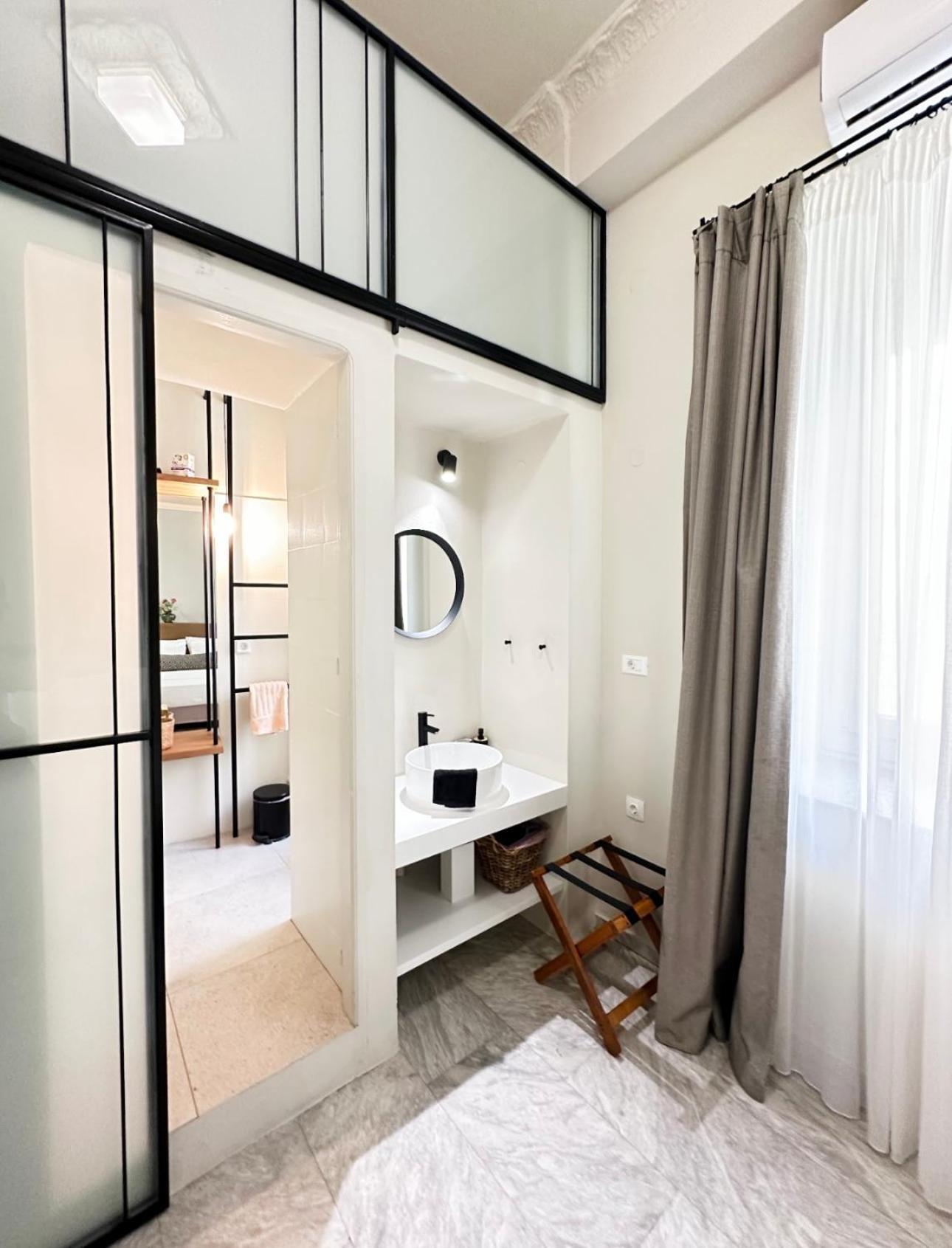 Oiko Mini Suites Ermoupoli Esterno foto