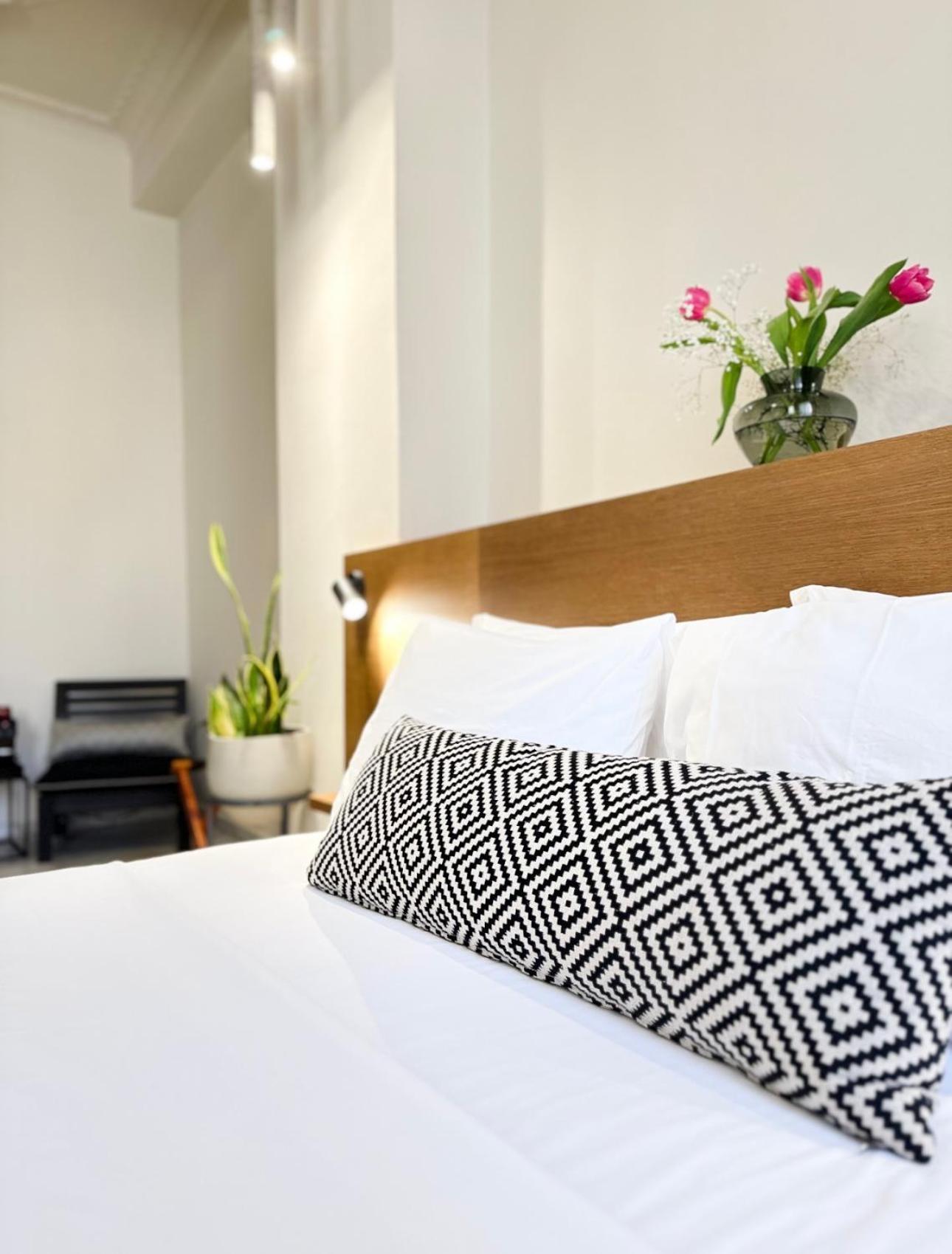 Oiko Mini Suites Ermoupoli Esterno foto