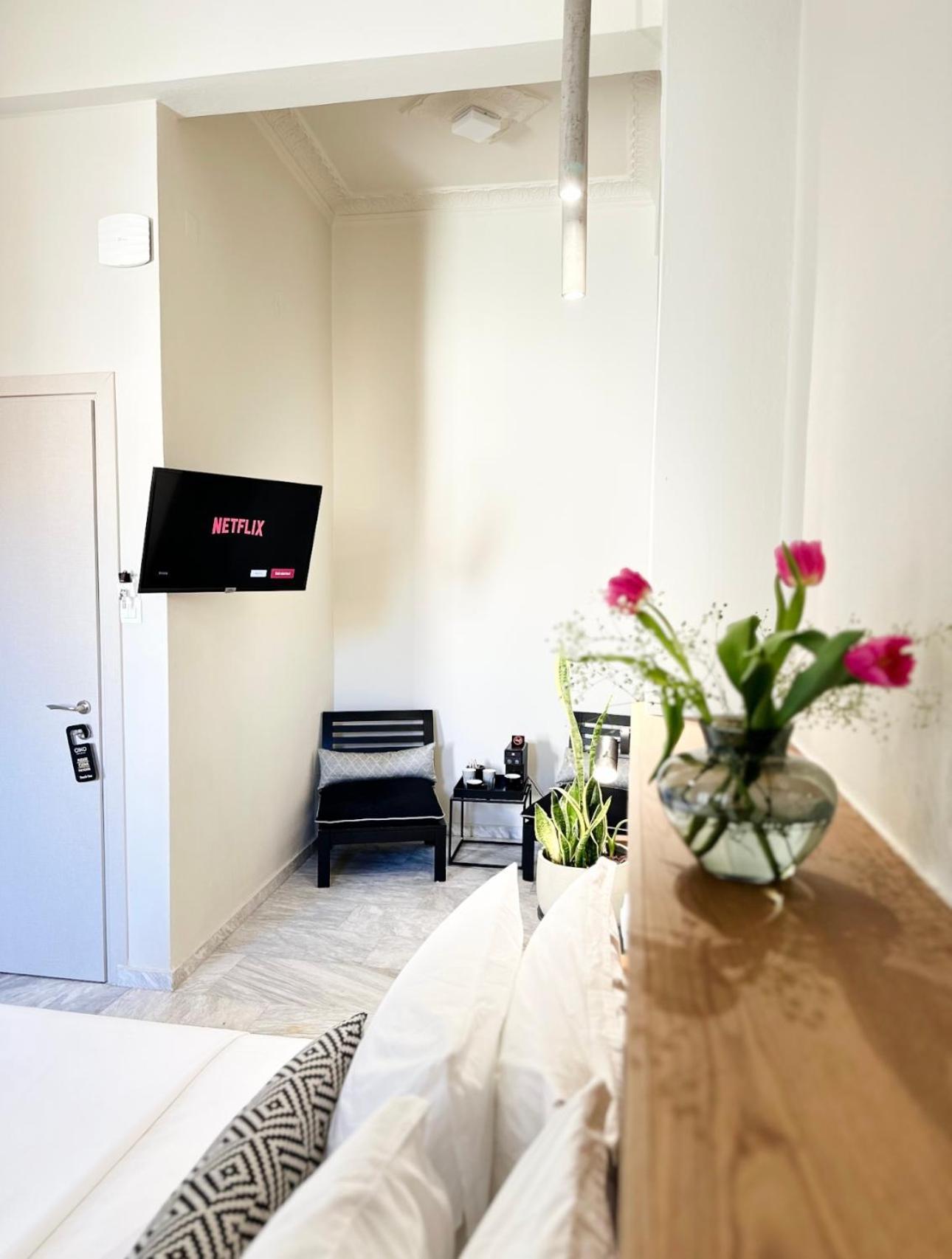 Oiko Mini Suites Ermoupoli Esterno foto