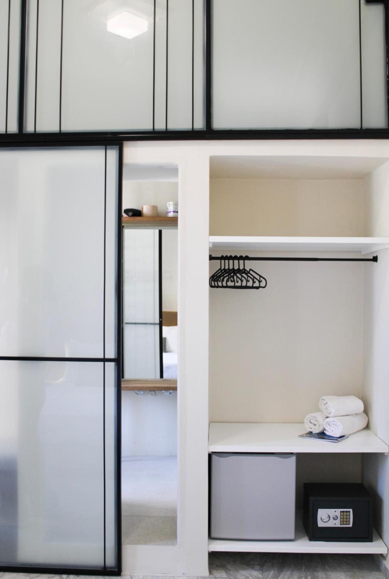 Oiko Mini Suites Ermoupoli Esterno foto
