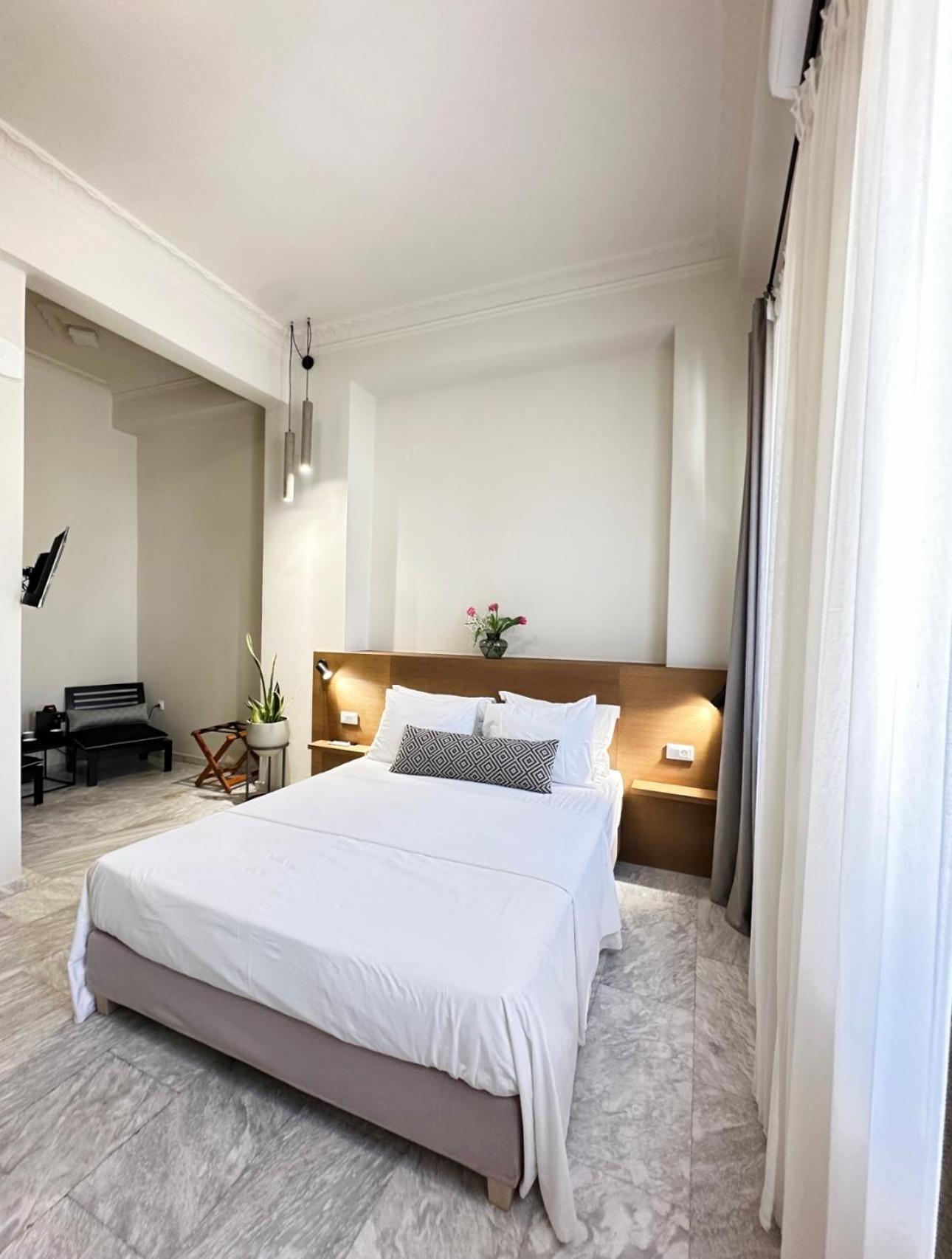 Oiko Mini Suites Ermoupoli Esterno foto