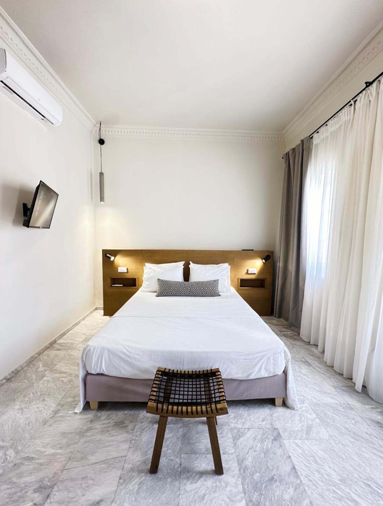 Oiko Mini Suites Ermoupoli Esterno foto