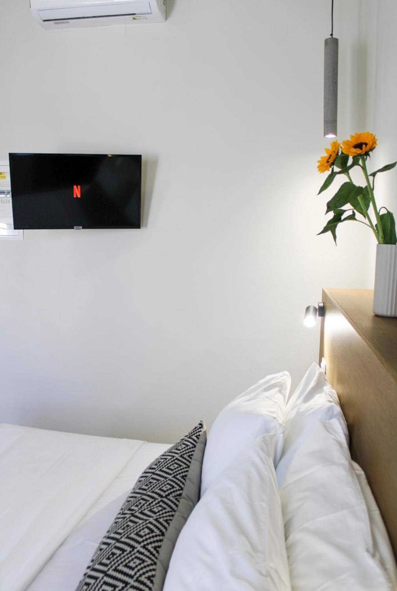 Oiko Mini Suites Ermoupoli Esterno foto