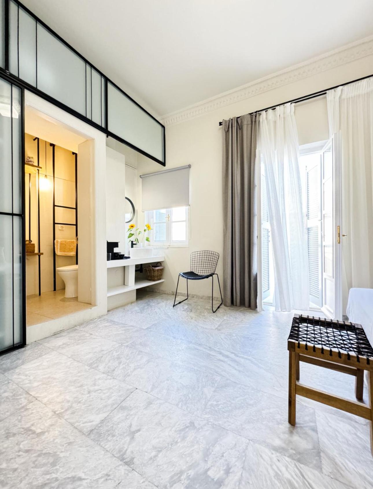 Oiko Mini Suites Ermoupoli Esterno foto