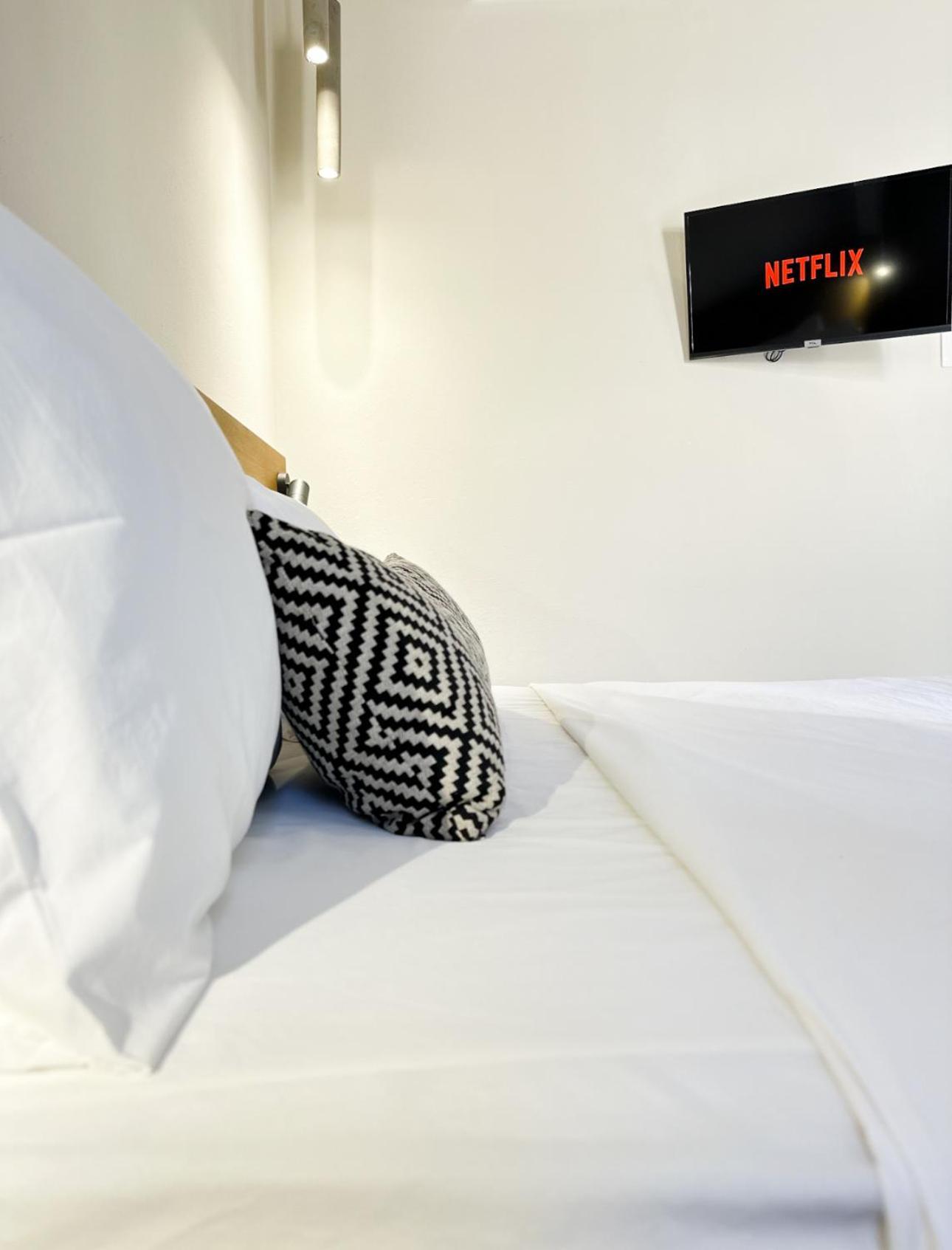 Oiko Mini Suites Ermoupoli Esterno foto